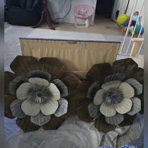 Metal Floral Wall Decoration, Excellent Condition